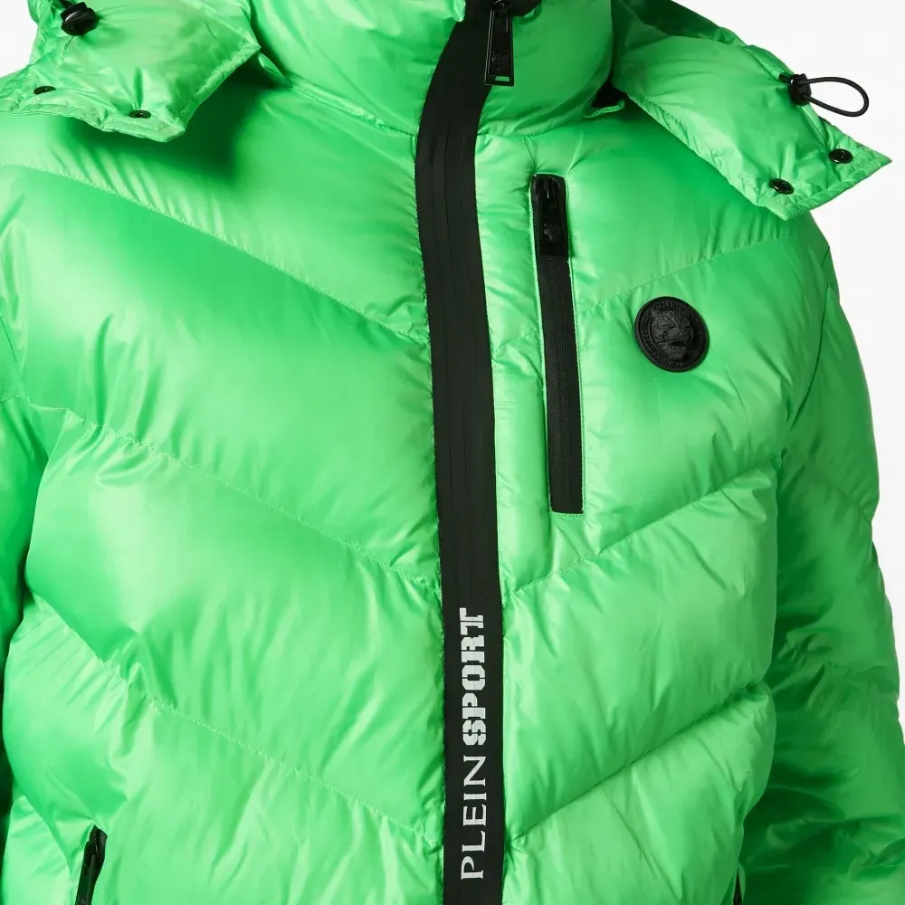 Пуховик с нашивкой-логотипом