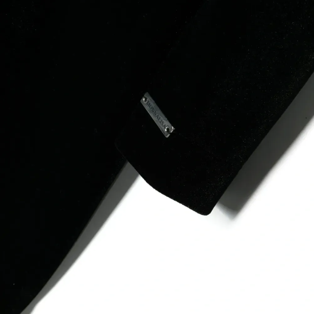 Бархатное платье с длинными рукавами Бархатное платье с длинными рукавами