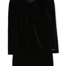 Бархатное платье с длинными рукавами