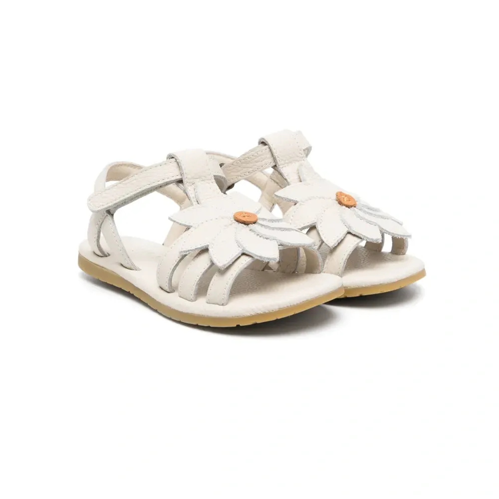 Сандалии с аппликацией