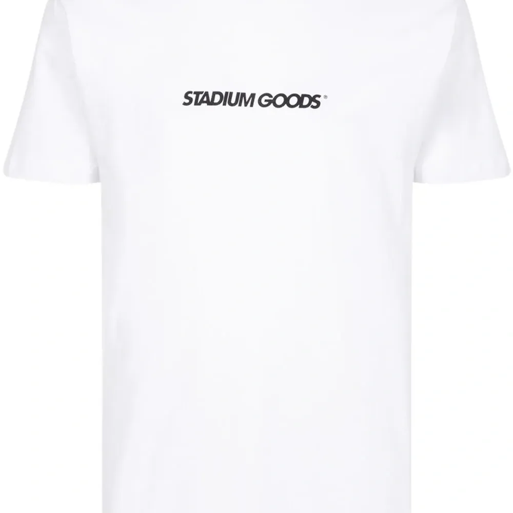 Футболка с логотипом