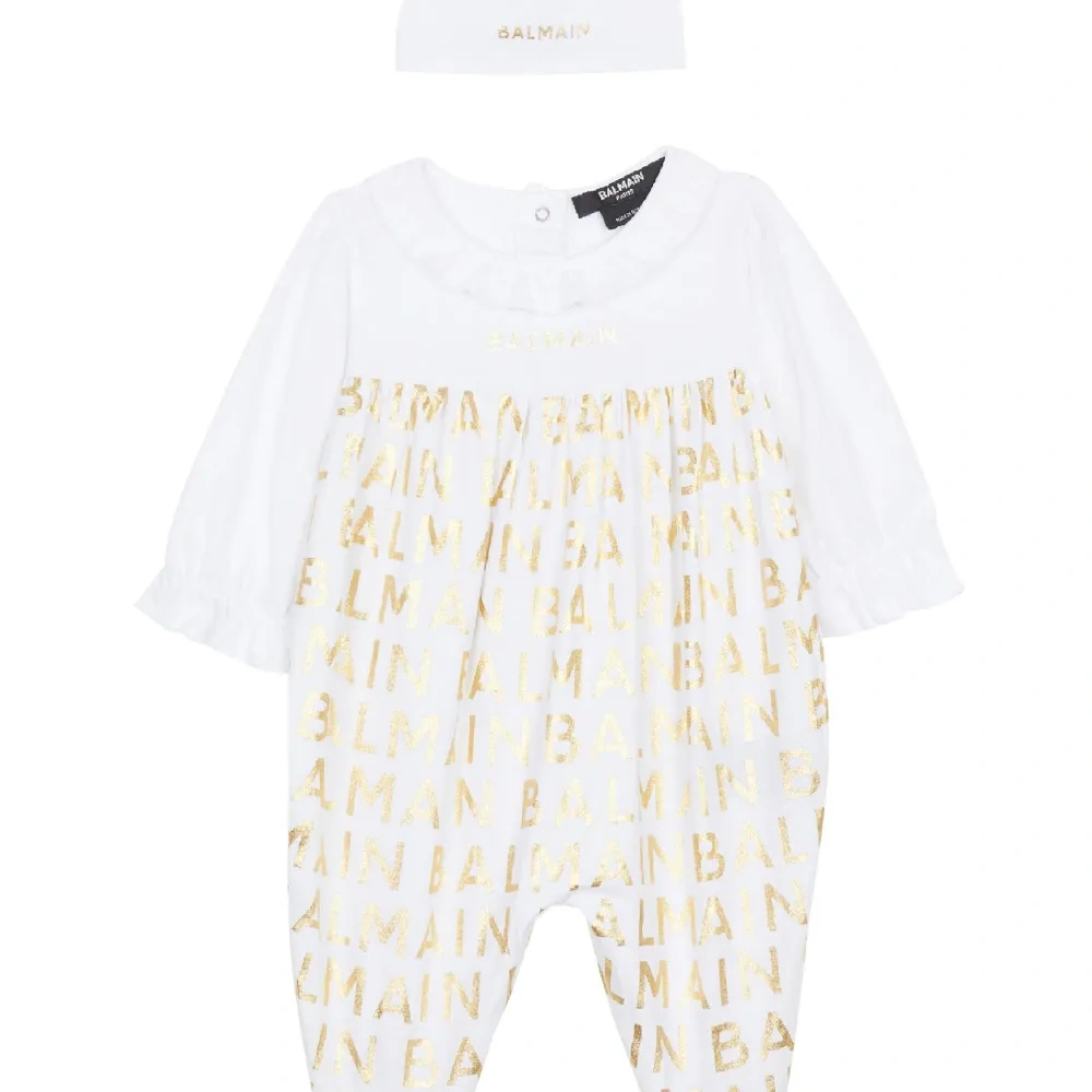 Комплект из комбинезона и шапки с логотипом