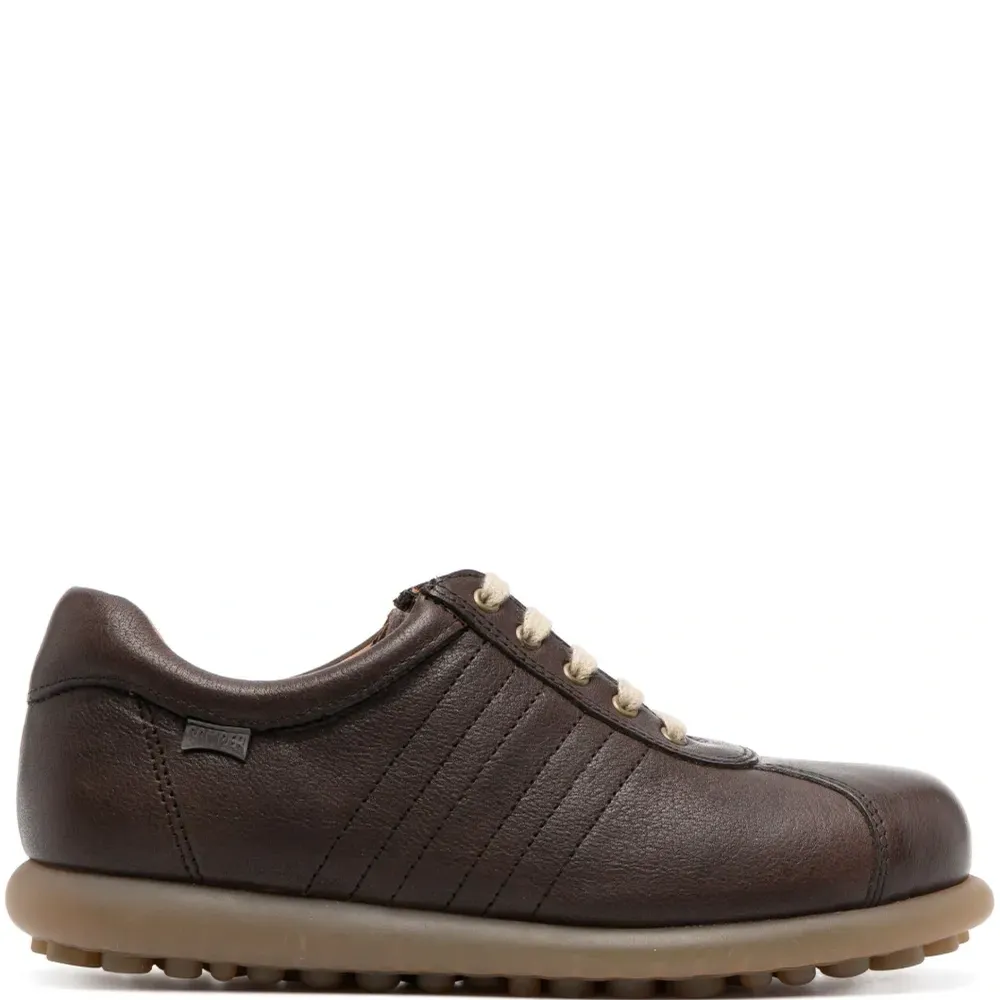 Кроссовки на шнуровке