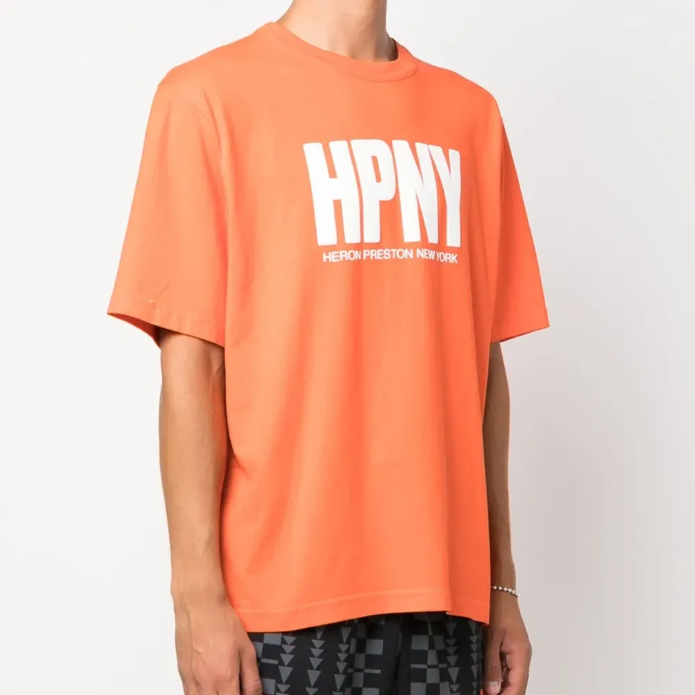 Футболка с принтом HPNY