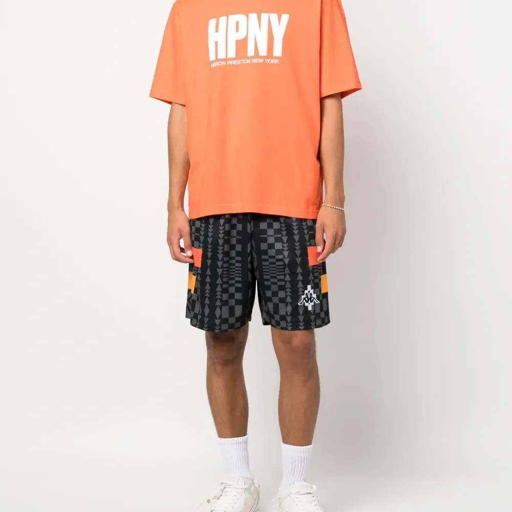 Футболка с принтом HPNY