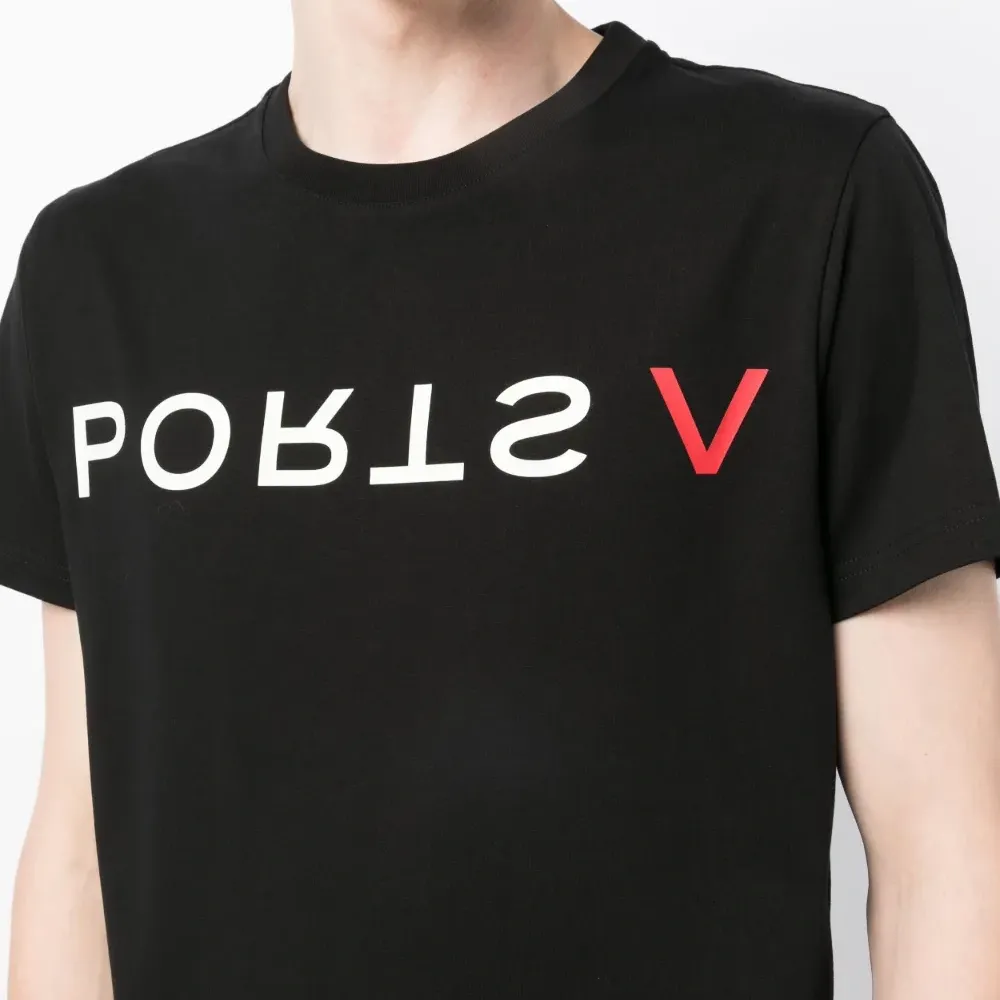 Футболка с логотипом