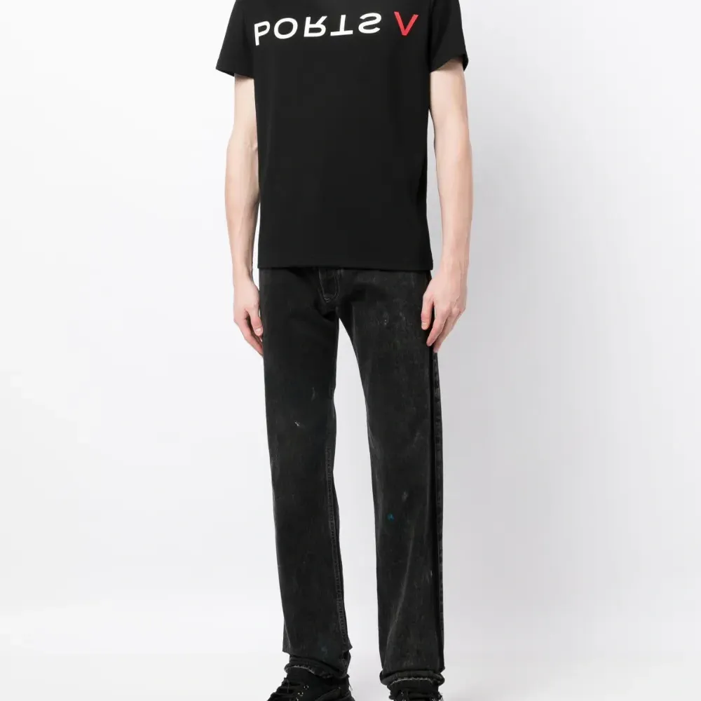 Футболка с логотипом