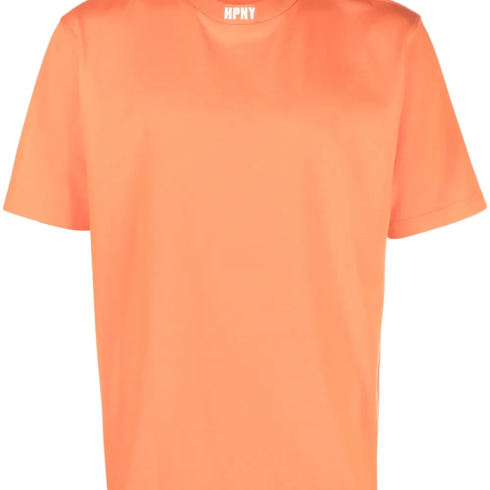 Футболка с вышитым логотипом