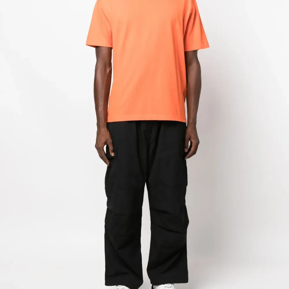 Футболка с вышитым логотипом