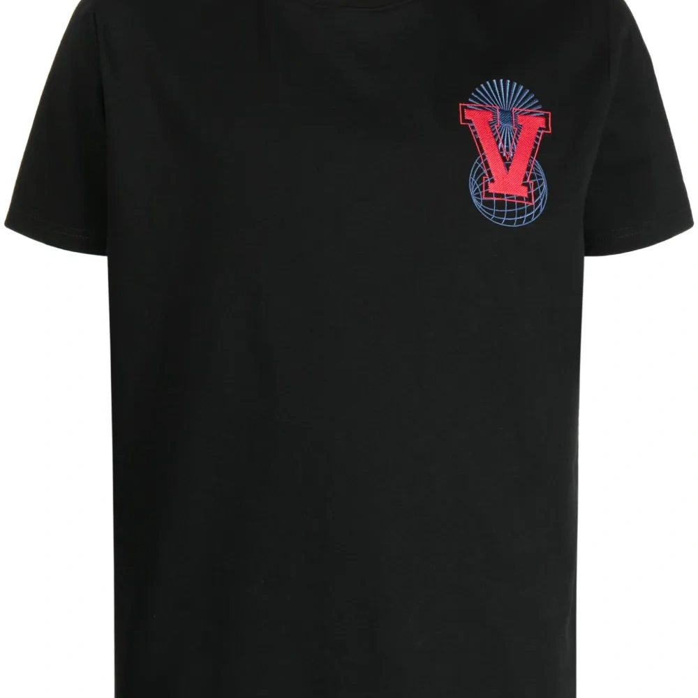 Футболка с вышитым логотипом Футболка с вышитым логотипом