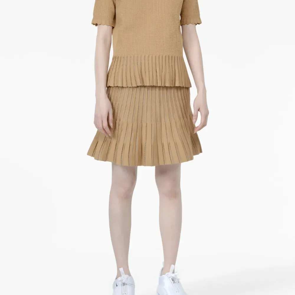 Расклешенная юбка с логотипом