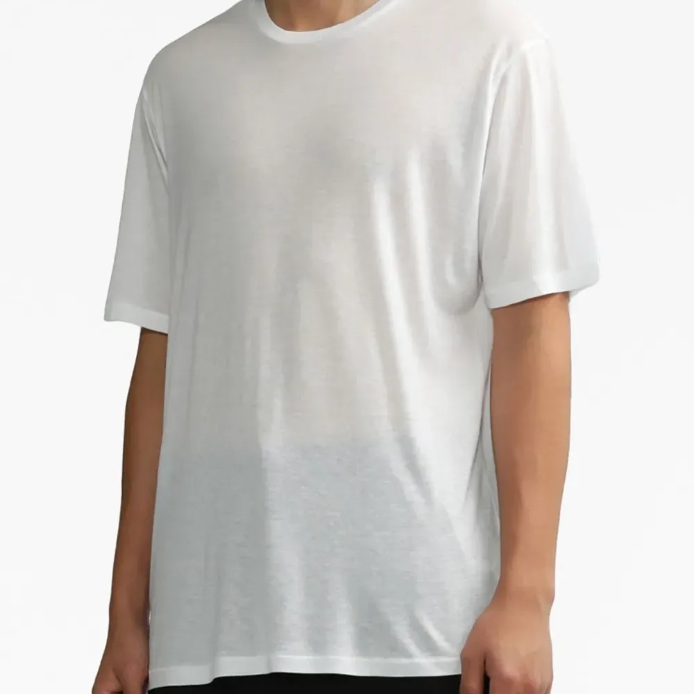 Футболка с логотипом