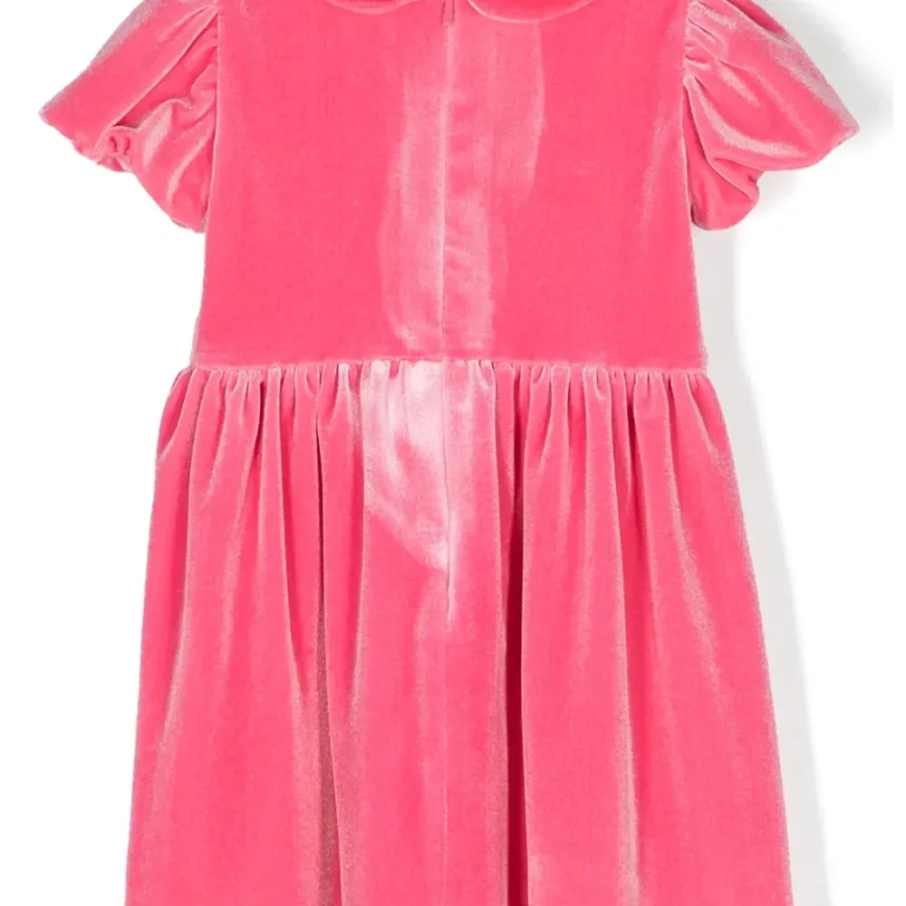 Бархатное платье с короткими рукавами