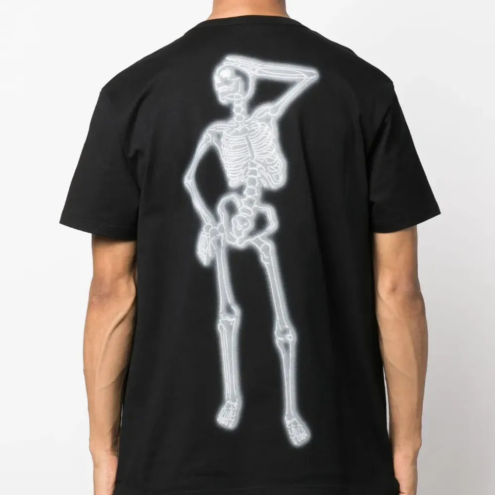 Футболка с логотипом