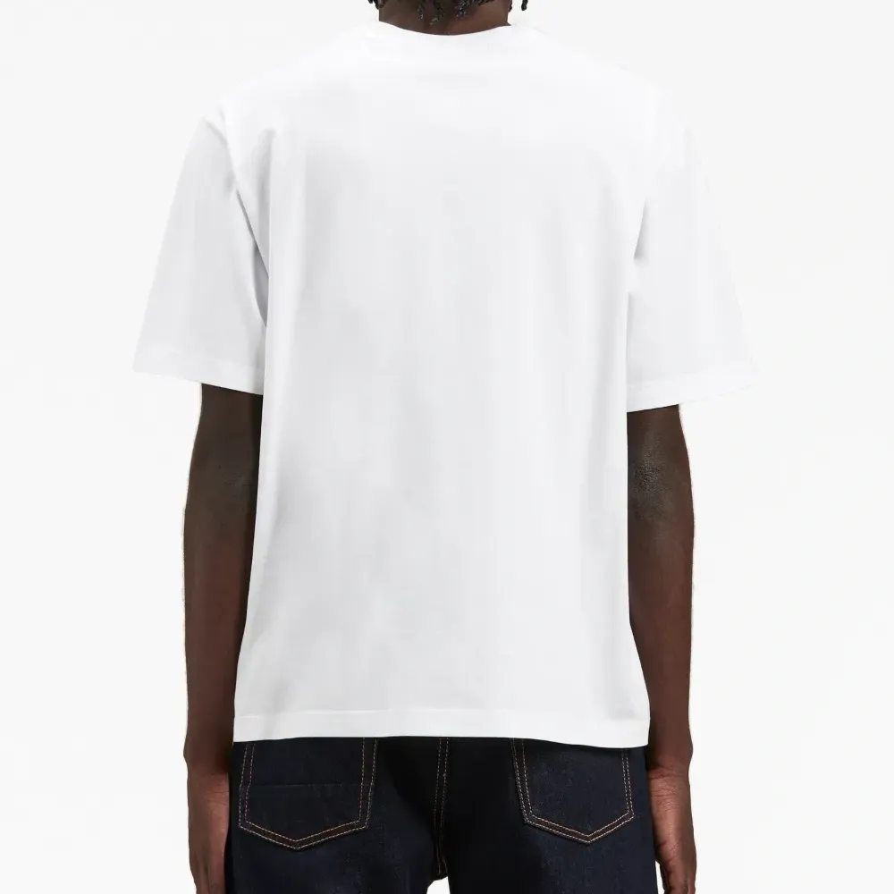 Футболка с вышитым логотипом