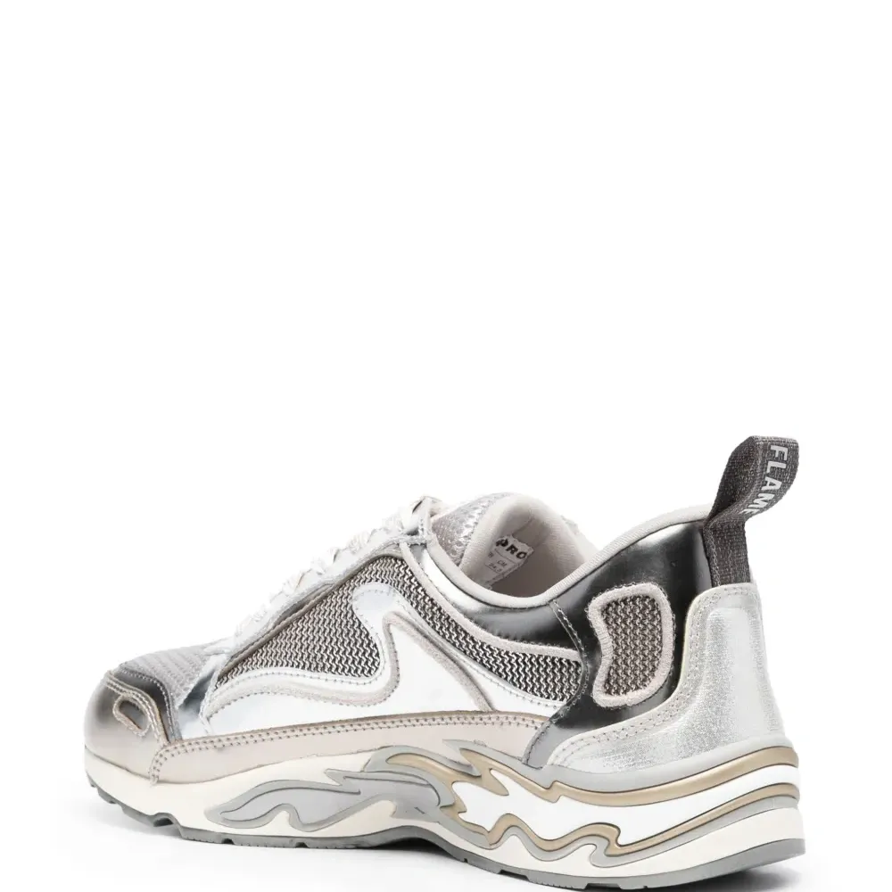 Кроссовки со вставками