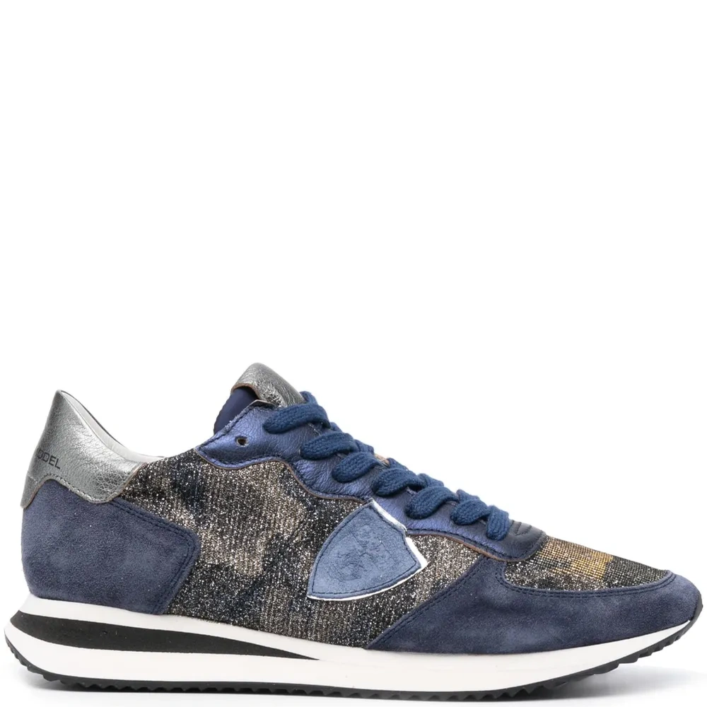 Кроссовки со вставками