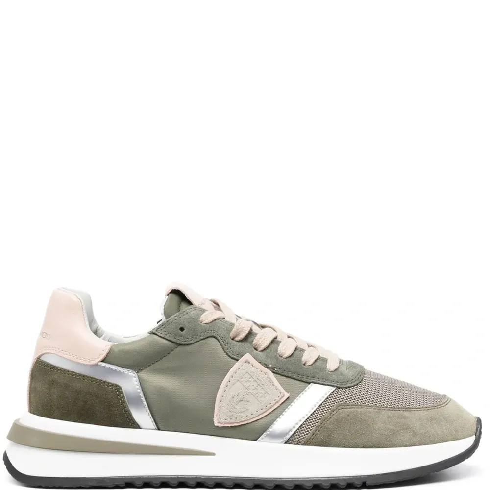 Кроссовки со вставками