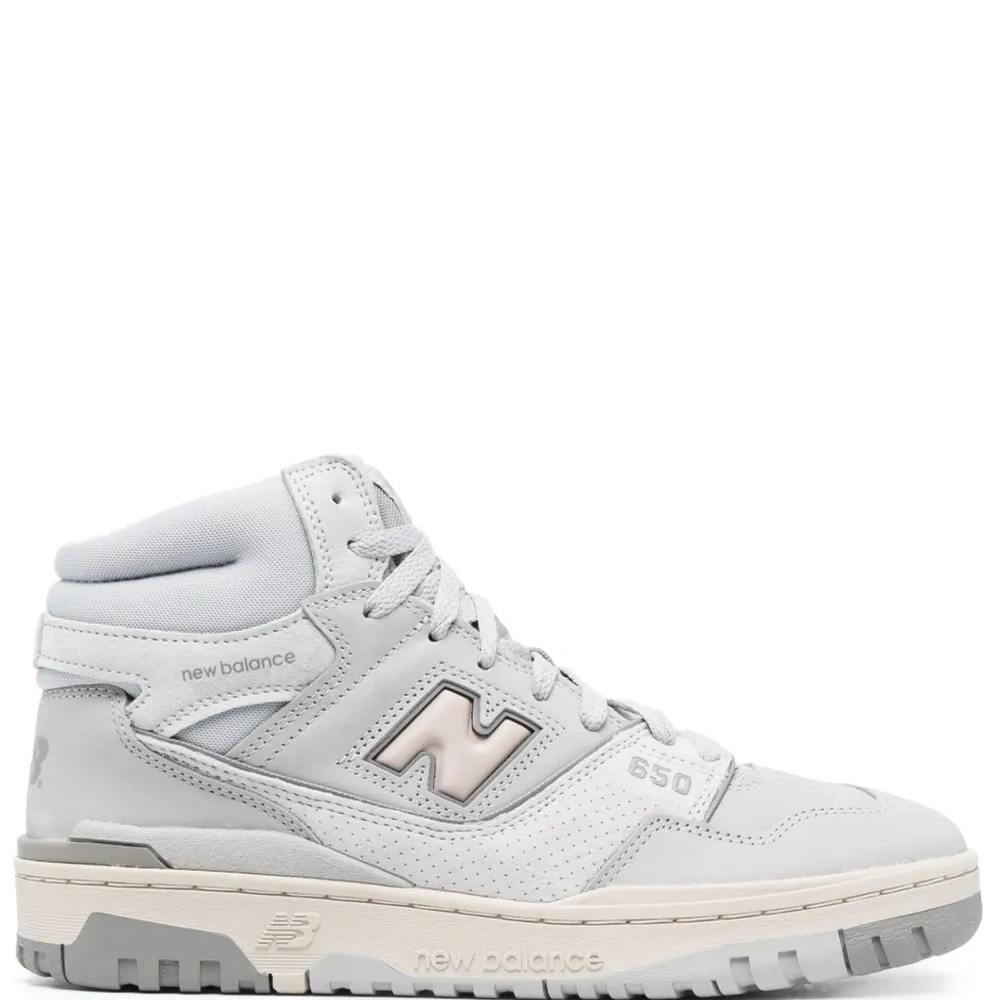 Высокие кроссовки 650