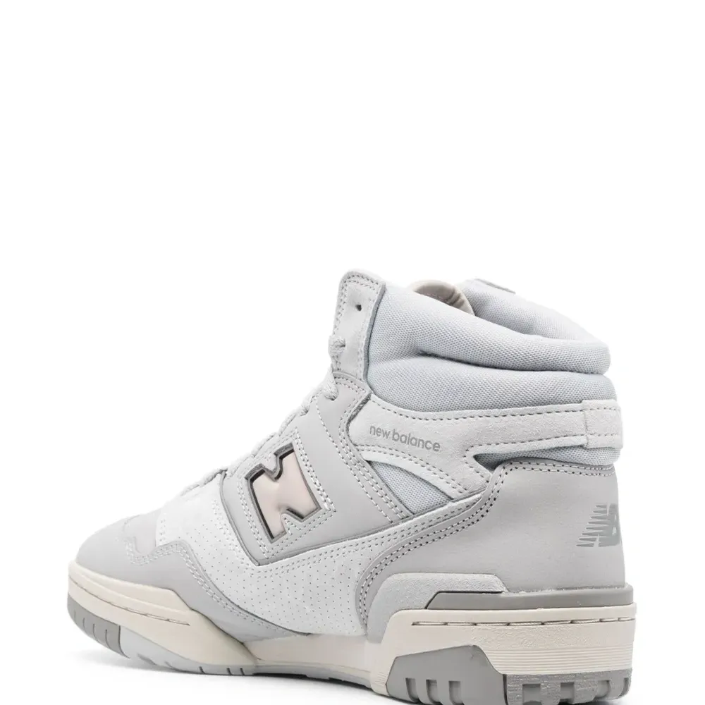 Высокие кроссовки 650