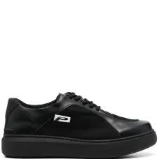 Кроссовки с нашивкой-логотипом