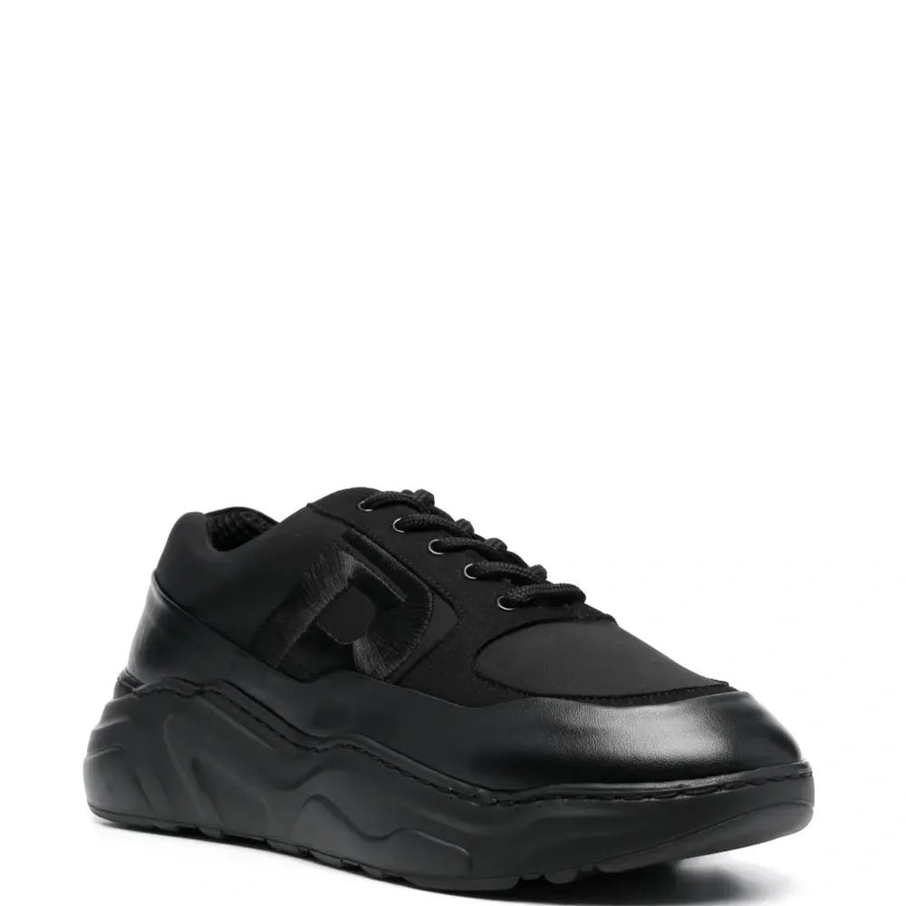 Кроссовки с вышитым логотипом Кроссовки с вышитым логотипом