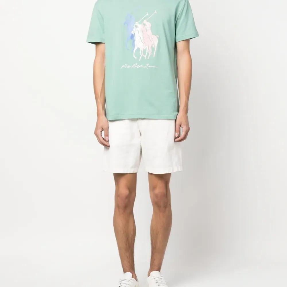 Футболка с логотипом