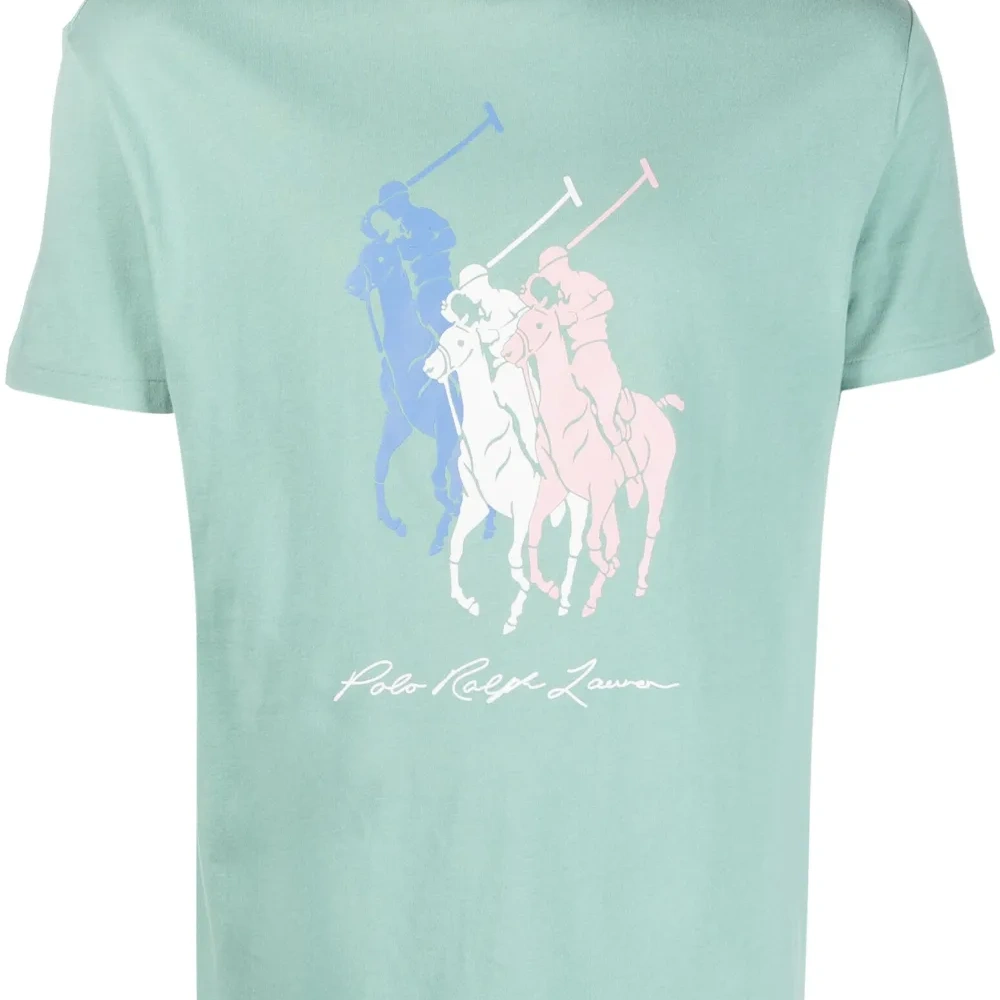 Футболка с логотипом