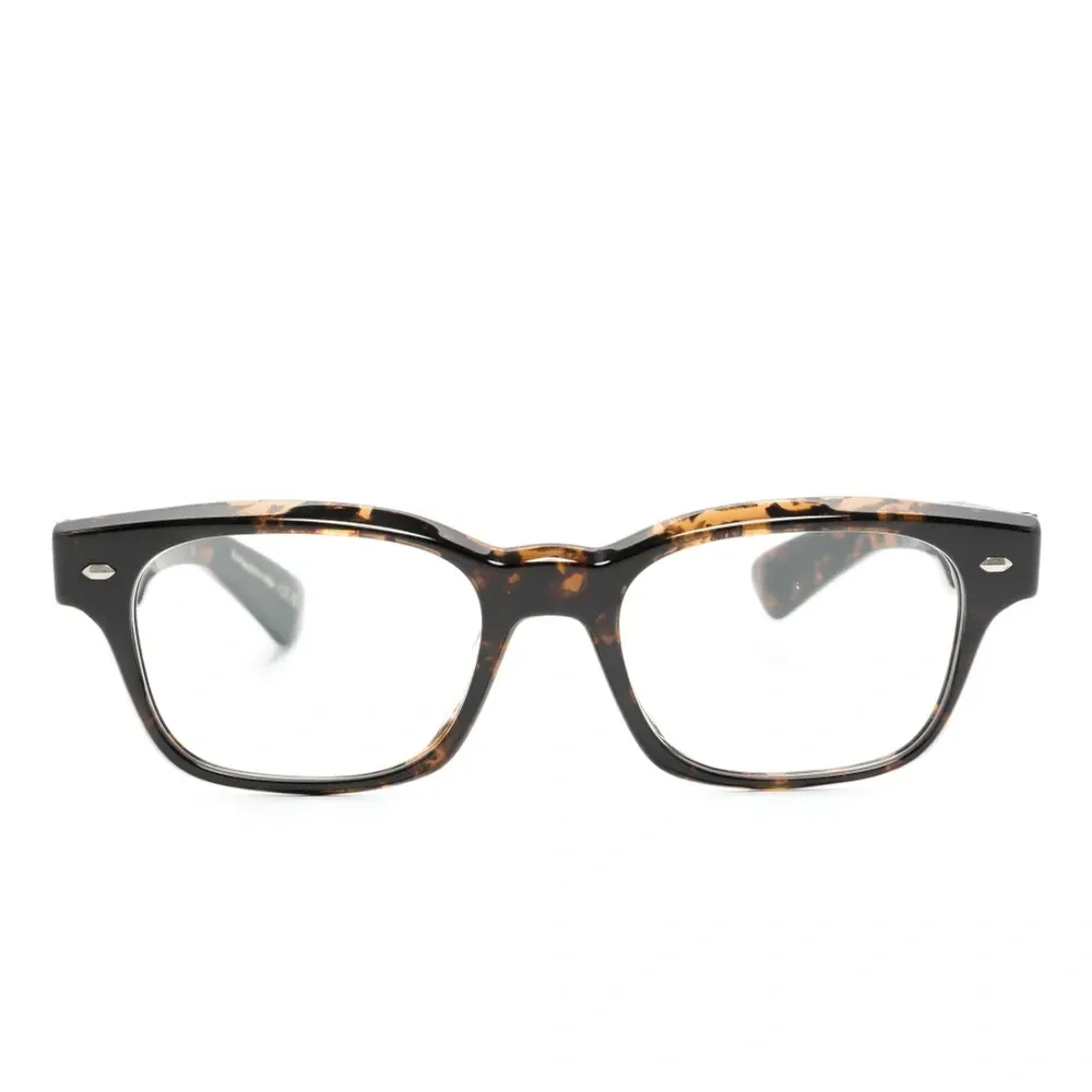 Очки в прямоугольной оправе черепаховой расцветки