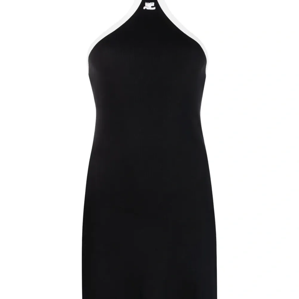 Платье с вышитым логотипом