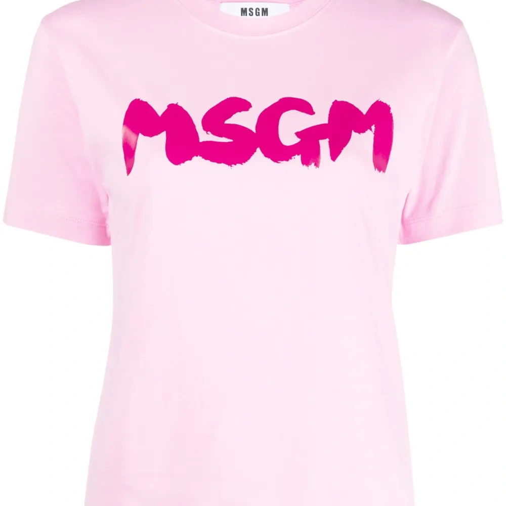 Футболка с логотипом