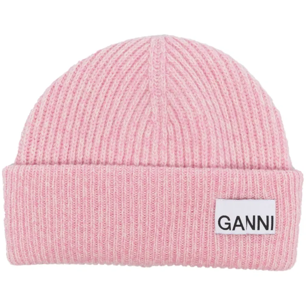 Шапка бини с нашивкой-логотипом