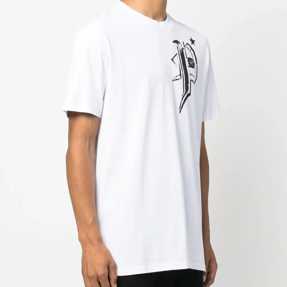 Футболка с логотипом