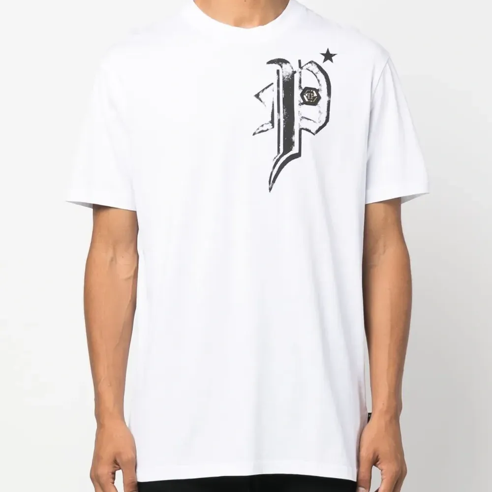 Футболка с логотипом