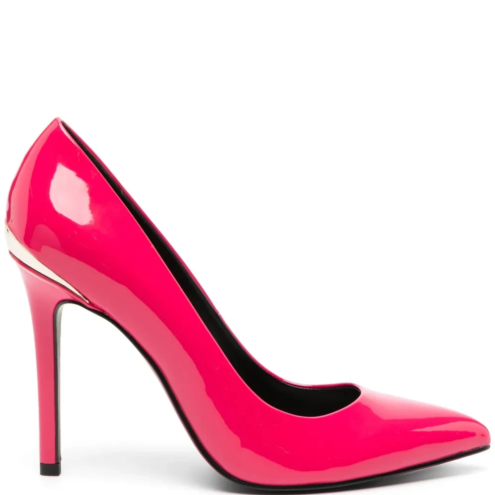 Туфли с заостренным носком