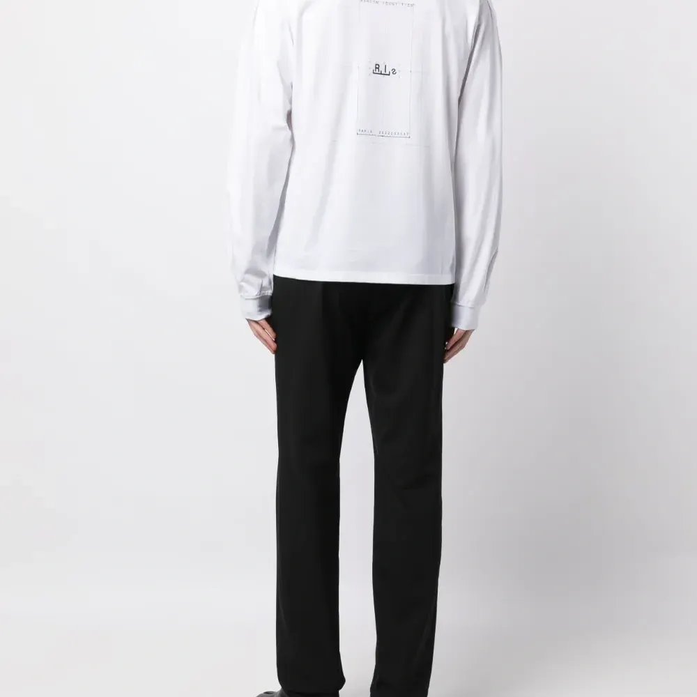 Футболка с длинными рукавами и графичным принтом