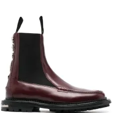 Ботинки с заклепками