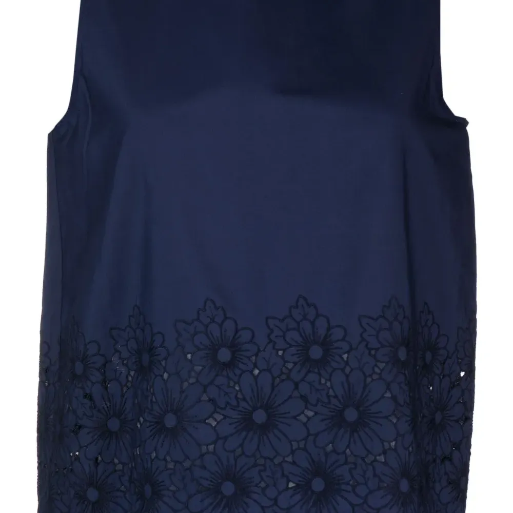 Топ с вырезом