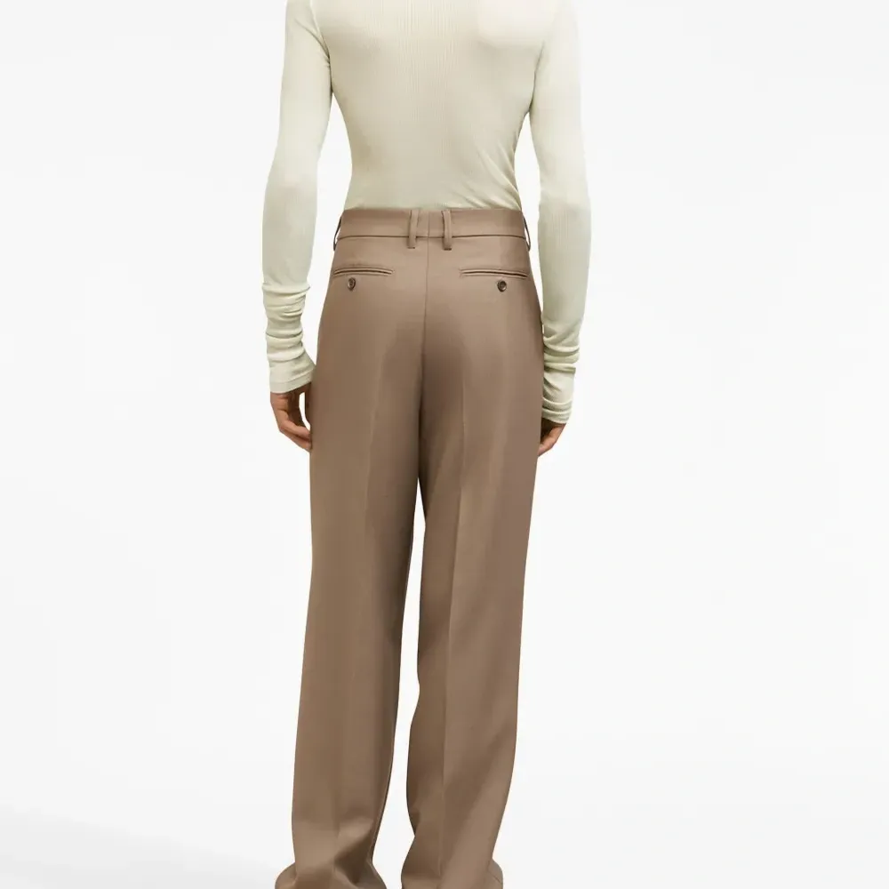 Топ в рубчик с высоким воротником