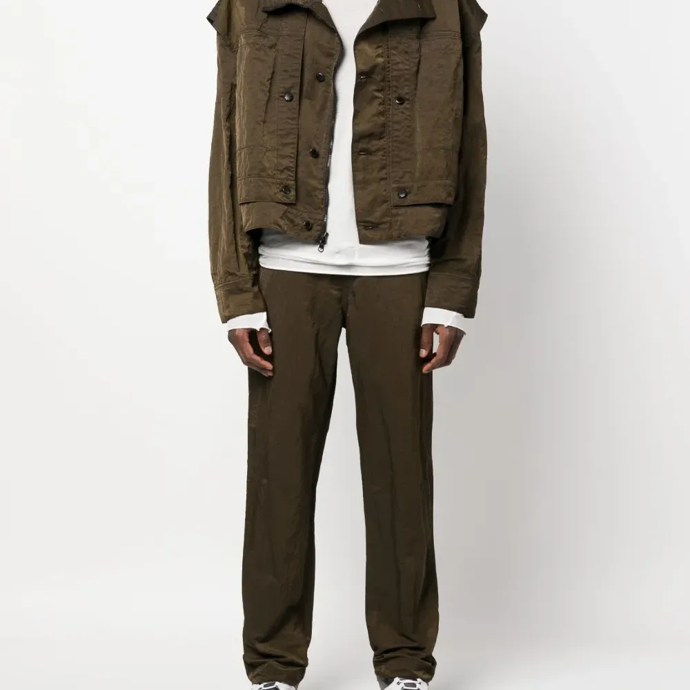 Прямые брюки с жатым эффектом