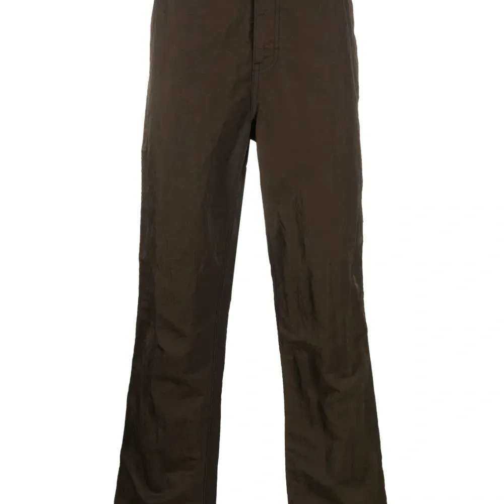 Прямые брюки с жатым эффектом