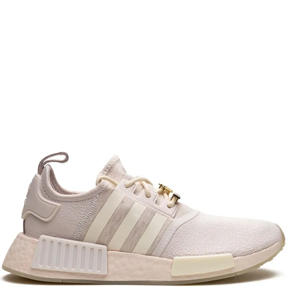 Кроссовки NMD_R1 из коллаборации с Keni Harrison