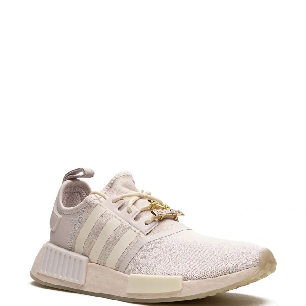 Кроссовки NMD_R1 из коллаборации с Keni Harrison