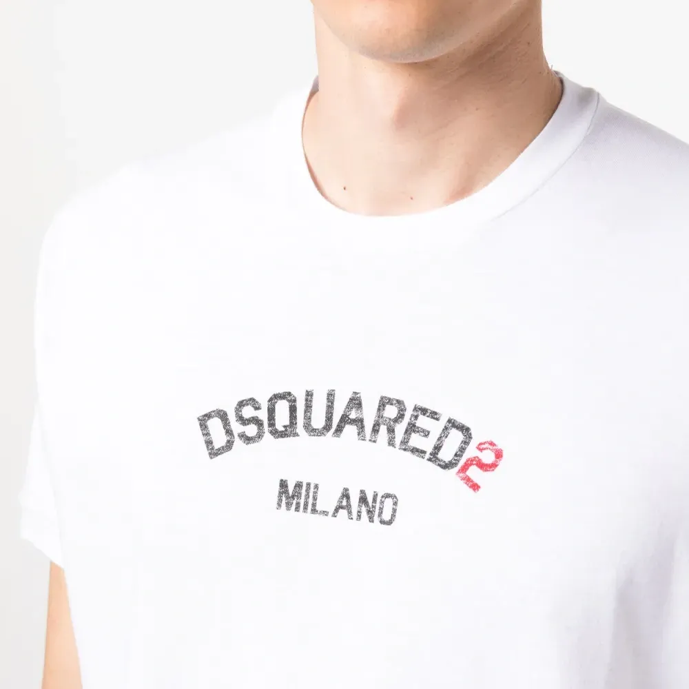 Футболка с логотипом