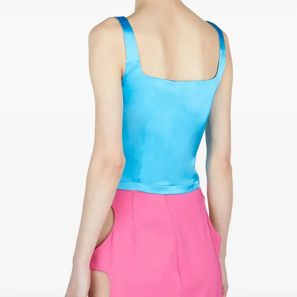 топ с вырезами