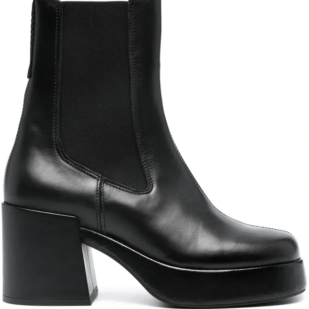 Массивные ботинки челси