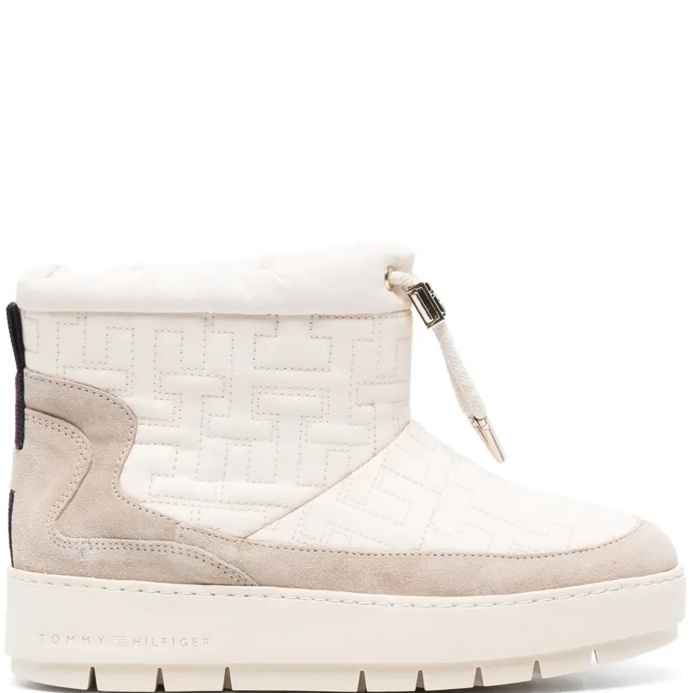 Зимние ботинки на платформе с монограммой