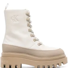 Ботинки с тисненым логотипом