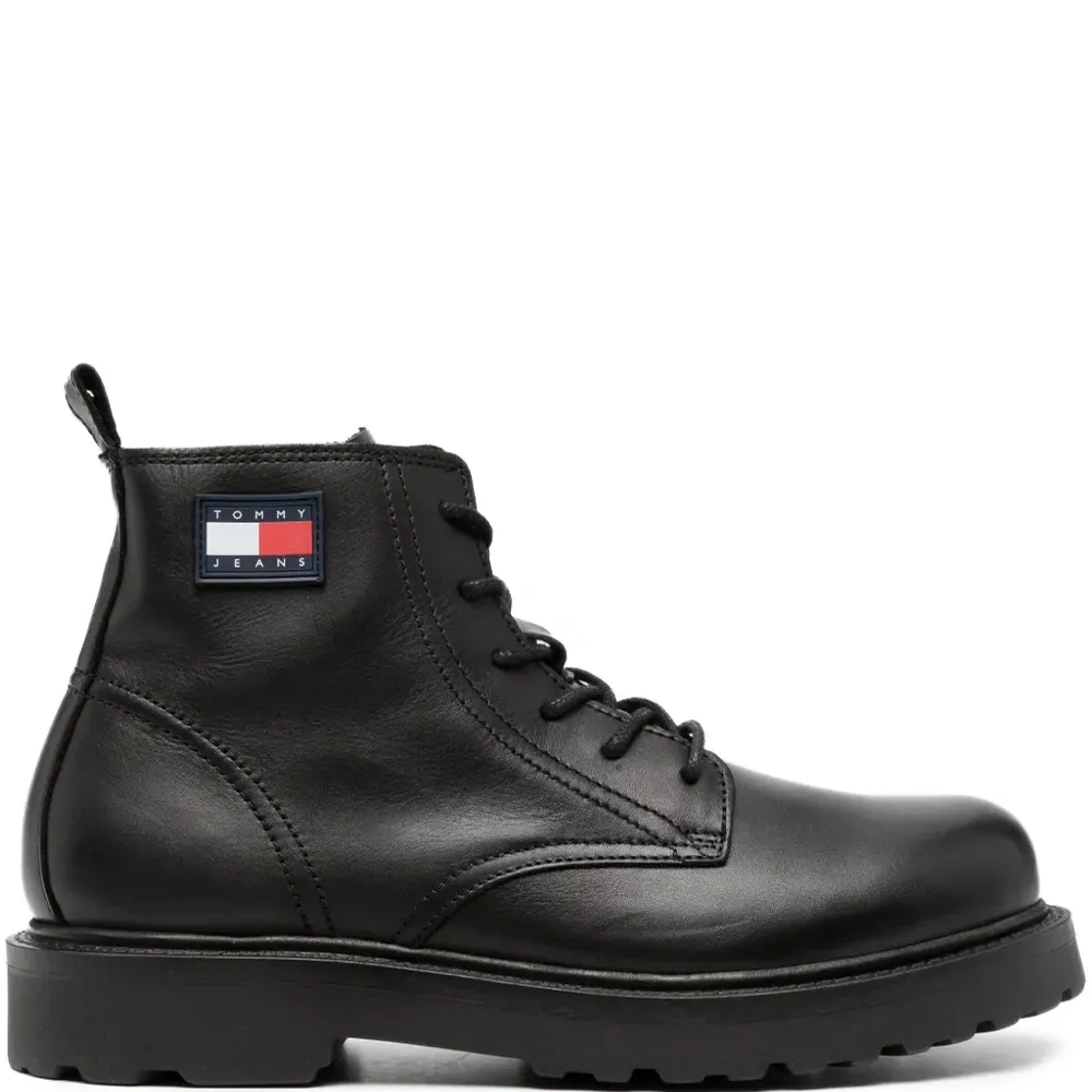 Logo-patch lace-up leather boots