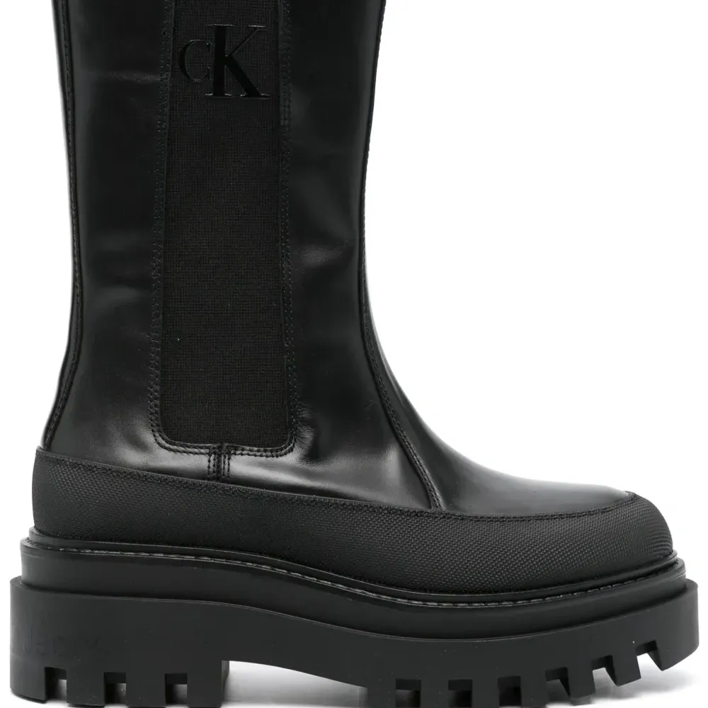 Ботинки челси на массивной подошве